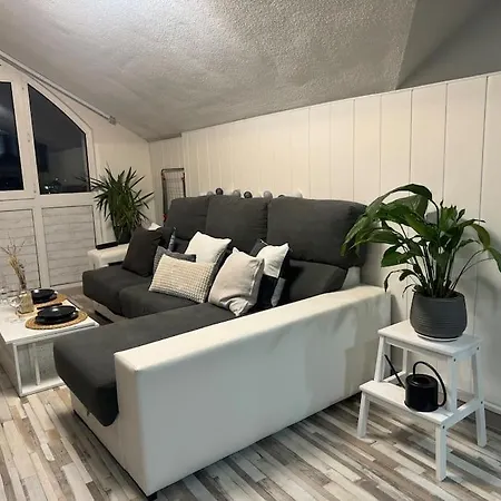 Con Parking Apartmán *